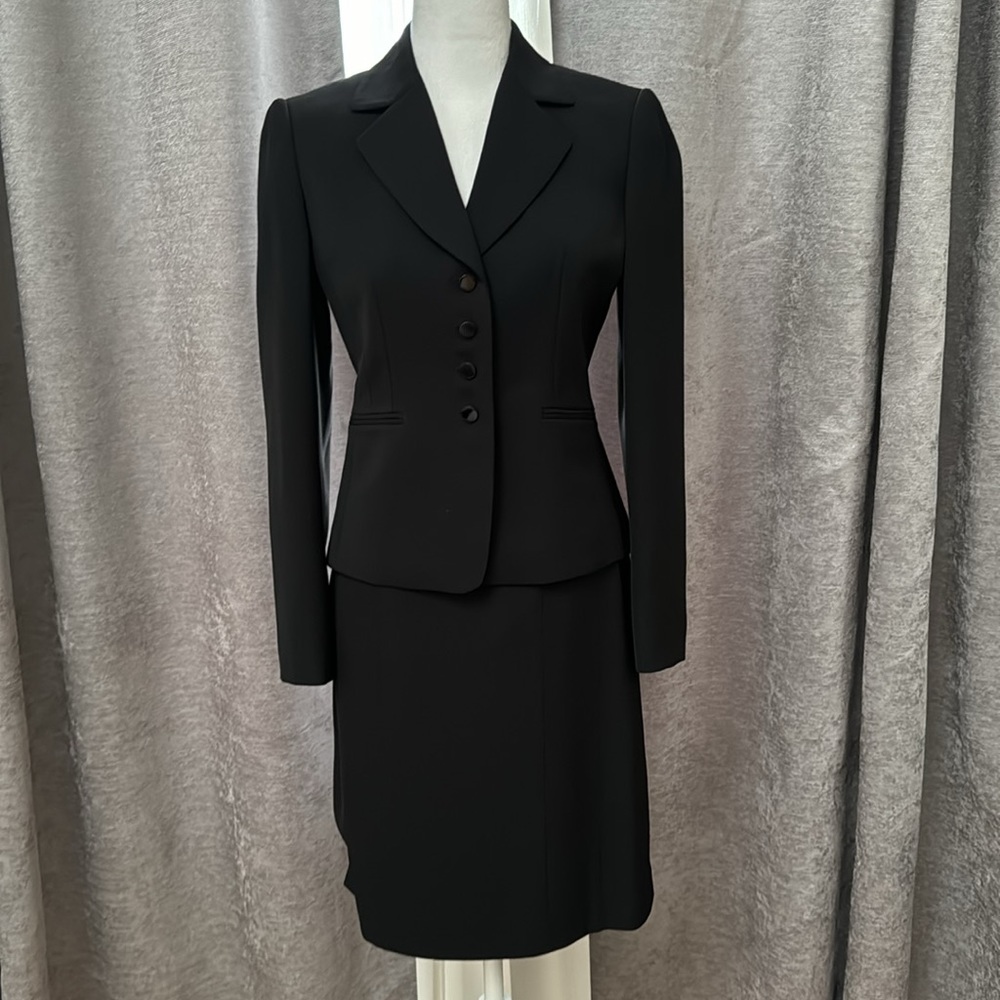 Tahari Skirt Suit
